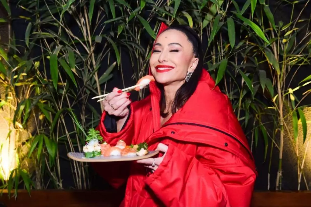 Sabrina Sato inaugura restaurante japonês em São Paulo