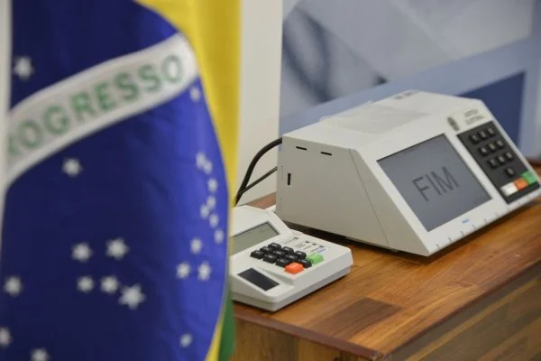 CNT: 68% dizem ter confiança nas urnas eletrônicas; 28%, não