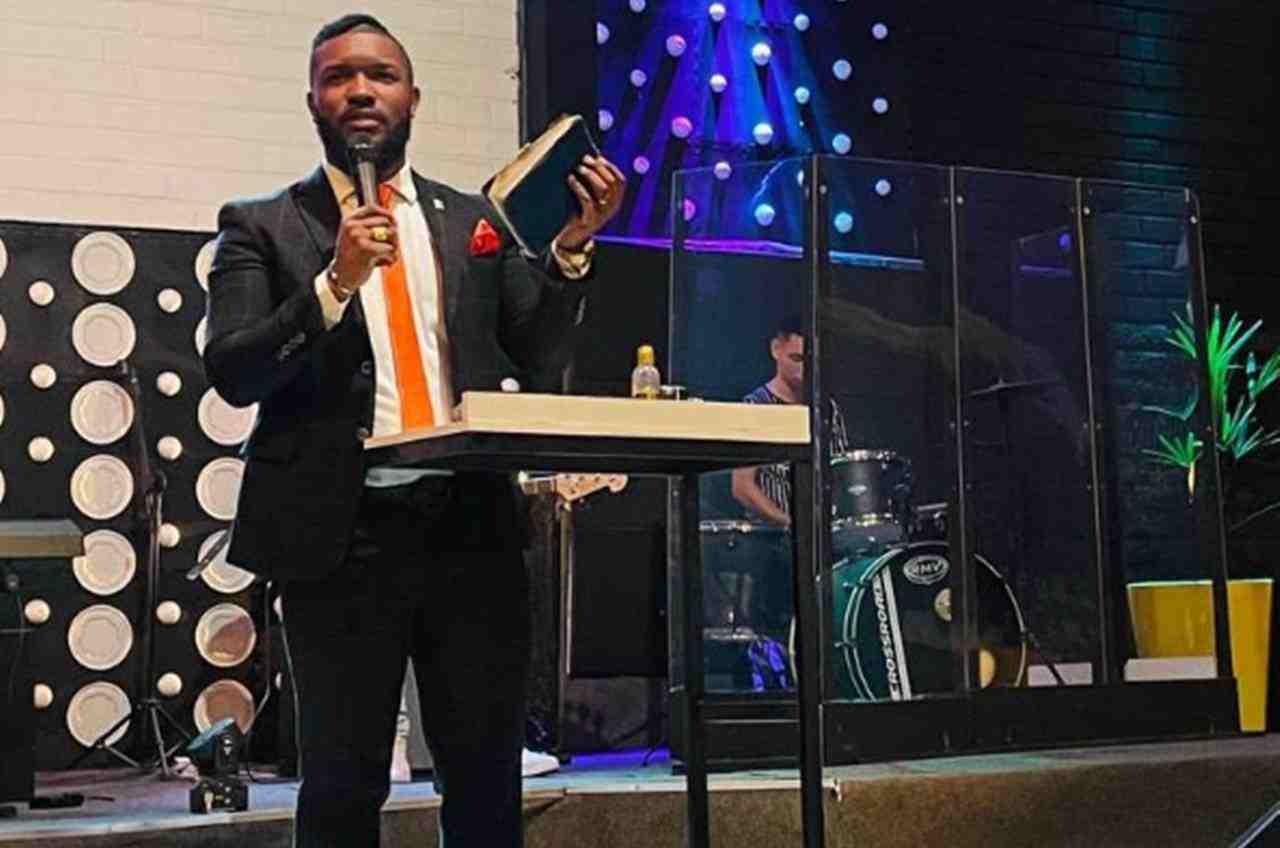 Pastor é preso por não pagar pensão de criança fora do casamento