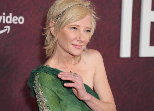 Anne Heche morre aos 53 anos após acidente de carro