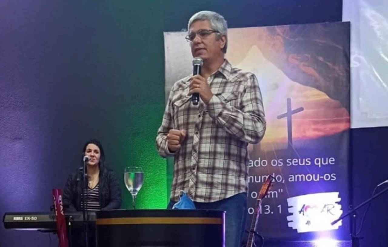 Pastor explica que defender a família politicamente