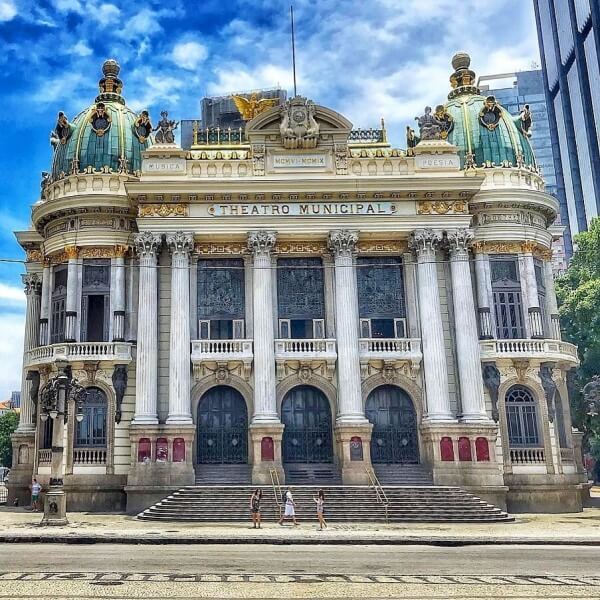 Theatro Municipal fortalece intercâmbio cultural com apresentações na Europa.