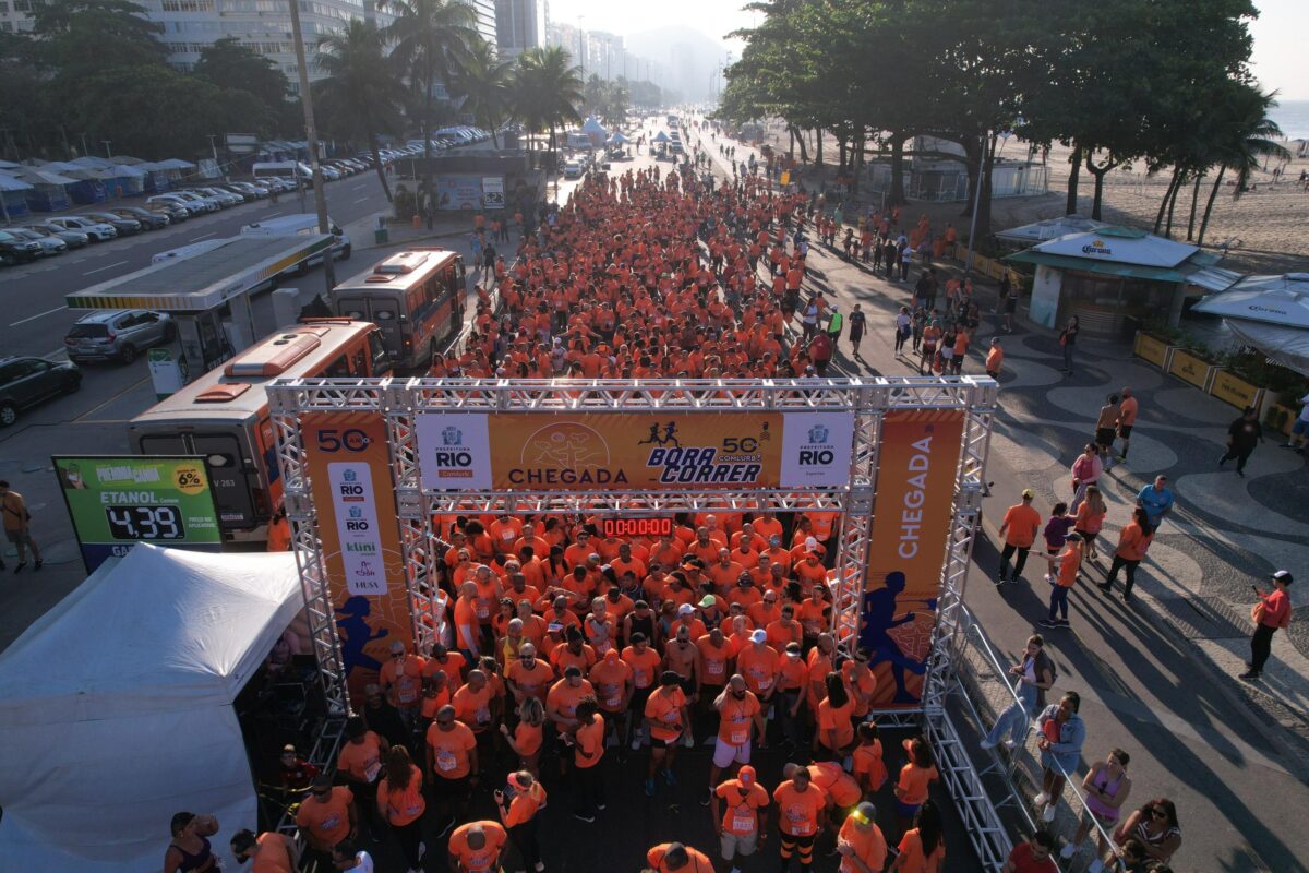 “Comlurb movimenta Copacabana com corrida e caminhada”