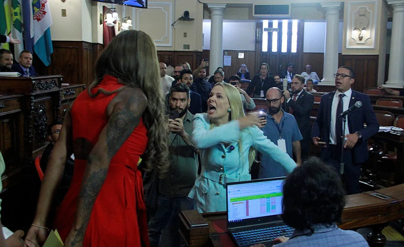 Polêmica em Niterói após discussão em sessão por homenagem a Ludmilla