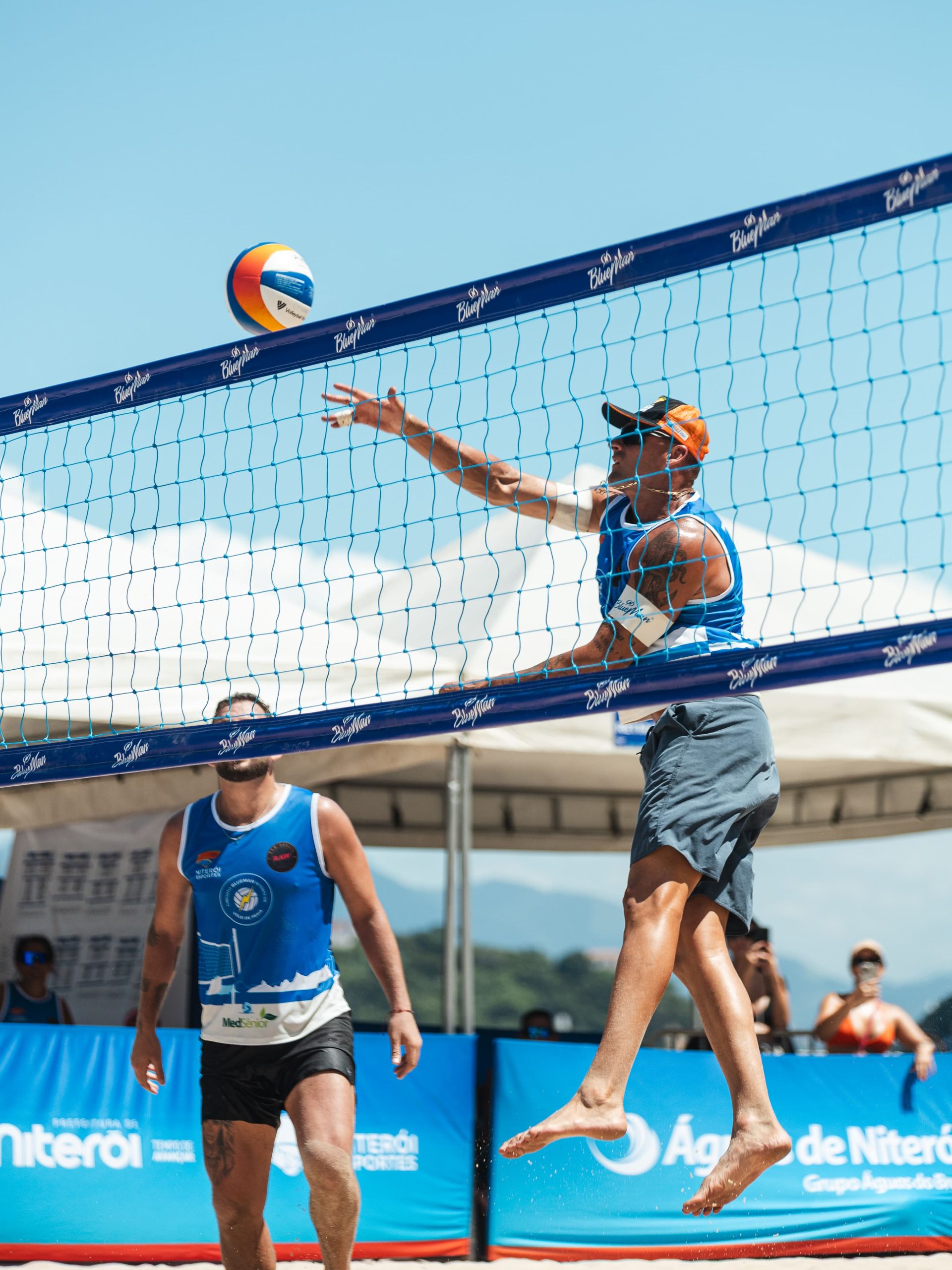 Icaraí oferece quatro dias de atividades esportivas gratuitas em Niterói com vôlei, futevôlei e yoga
