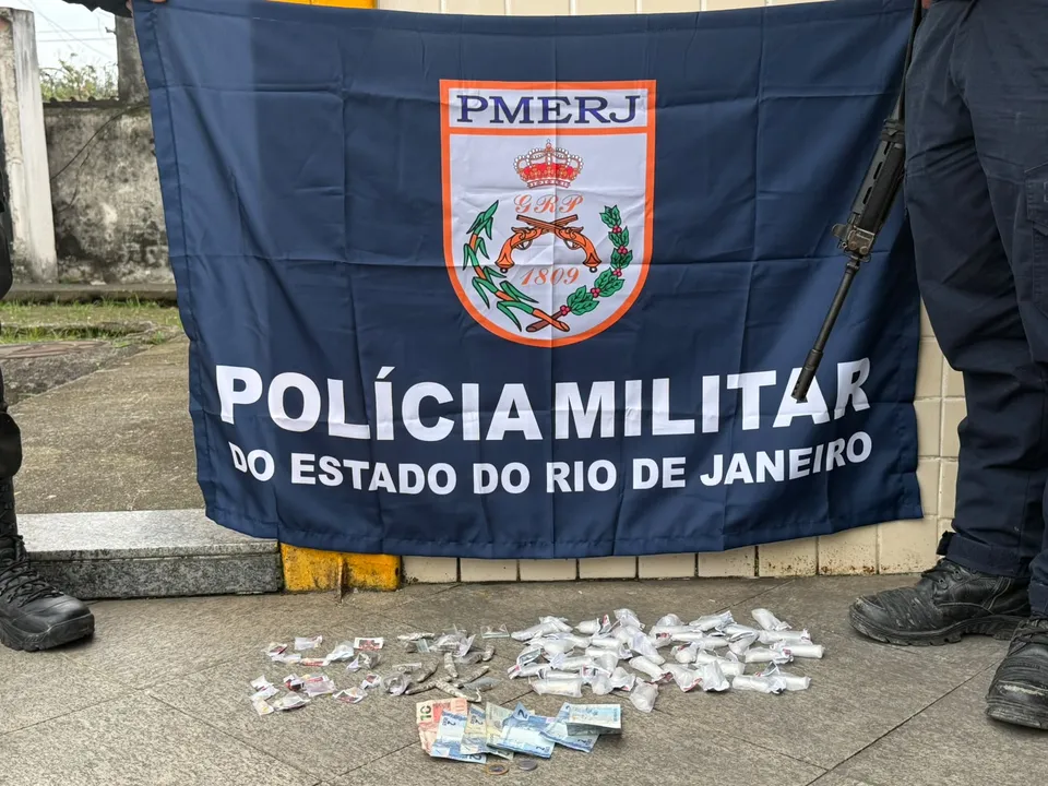 Jovem é detido com entorpecentes após disparos em Niterói mobilizarem a polícia